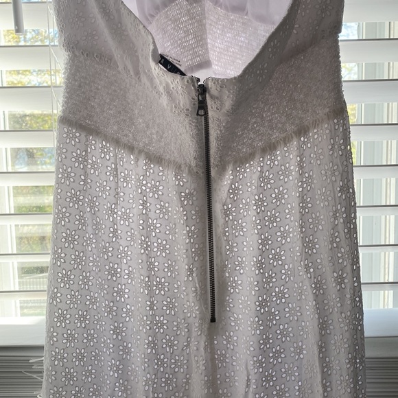 NWT Alice + Olivia halter eyelet dress. Size 10 - Picture 6 of 8